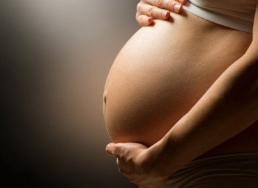 O que é e como funciona o salário-maternidade?